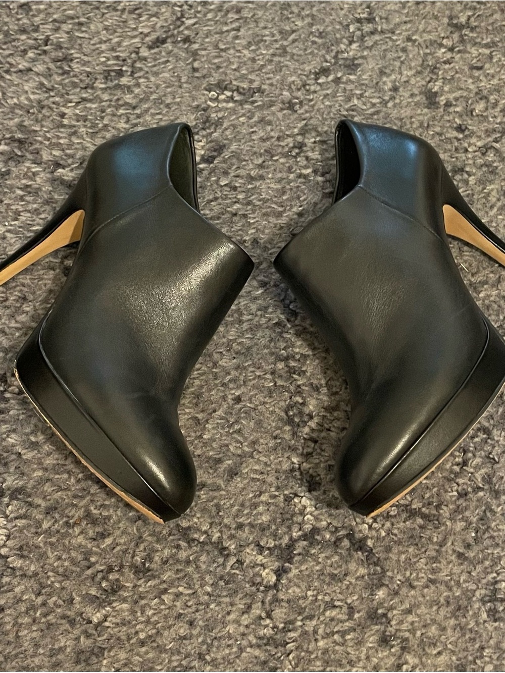 Vince Camuto Elvin Black Leather Platform Ankle Bootie Stiletto Heels Size 9